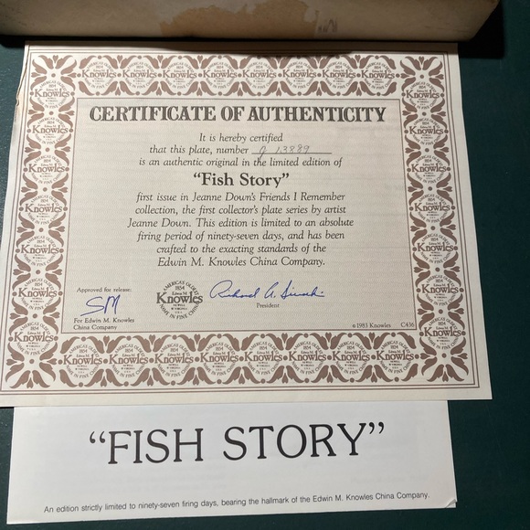 Collector plate “fish story” plate number J13889 by Edwin Knowles - Picture 4 of 4